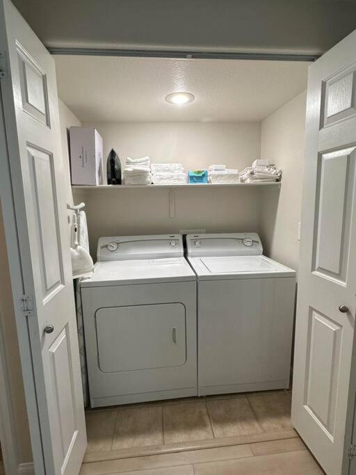 Retreat 2 Bd By Cool Llc * Mesquite